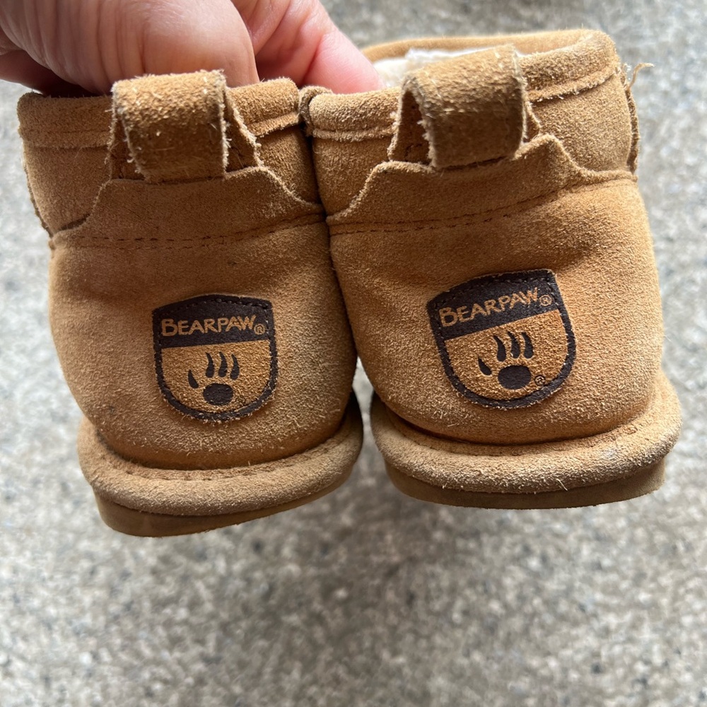 BearPaw | Kids Suede Boots in Chestnut Sz 7